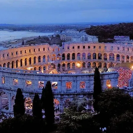 Mediterranean Chill And Grill With View Apartman *