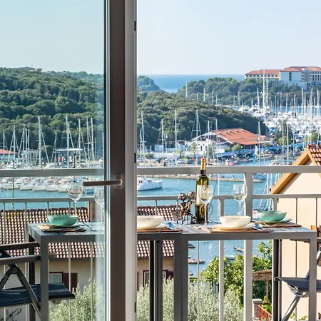 Mediterranean Chill And Grill With View Póla