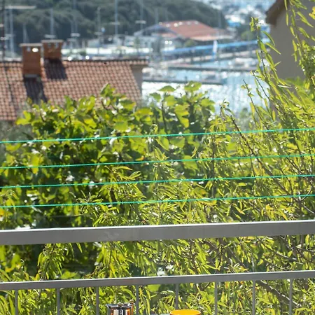 Mediterranean Chill And Grill With View Apartman