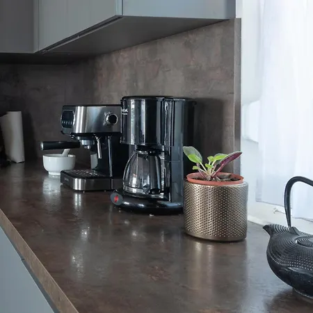 Mediterranean Chill And Grill Apartment