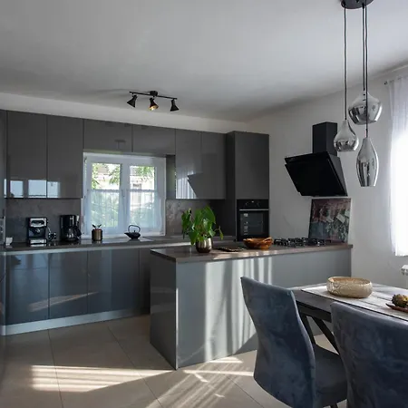 Mediterranean Chill And Grill Appartement *