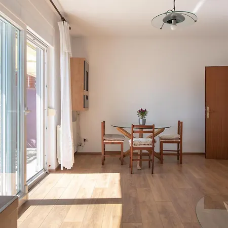 Apartment Mediterranean Chill And Grill Pula